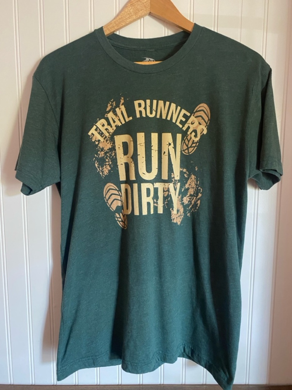 TRAIL RUNNERS Run Dirty - Graphic T-Shirt - Green - size: unisex medium (no tag)